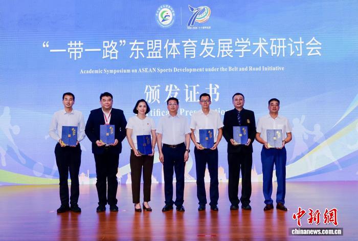 2025年十大潮流发型 - 雷速junliyu